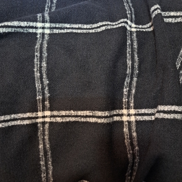 NWT St. John's Bay Plaid Scarf - Picture 8 of 11